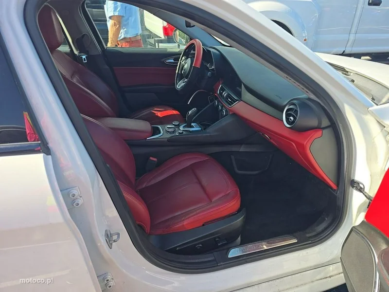Alfa Romeo Giulia 7