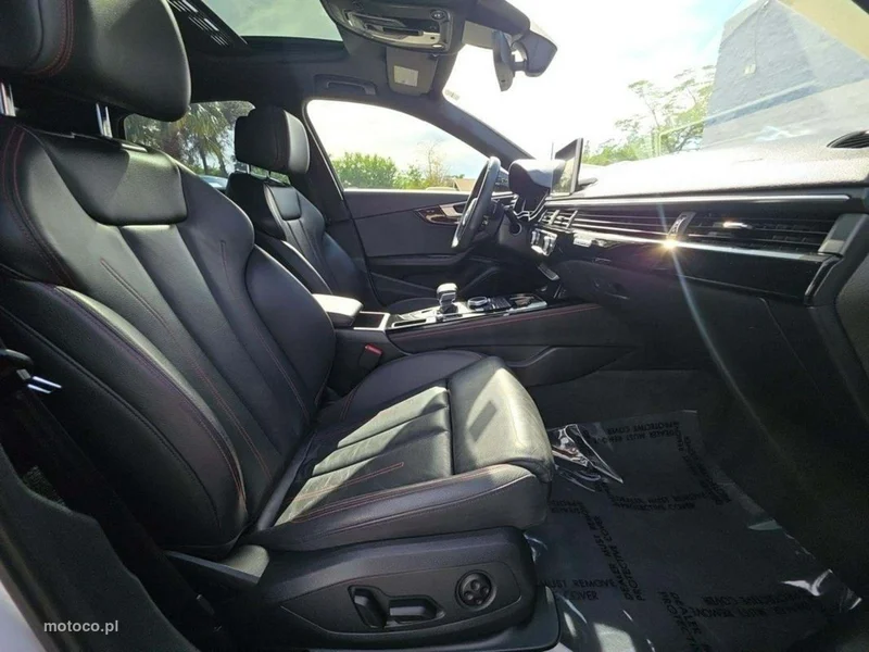 Audi A4 B9 8