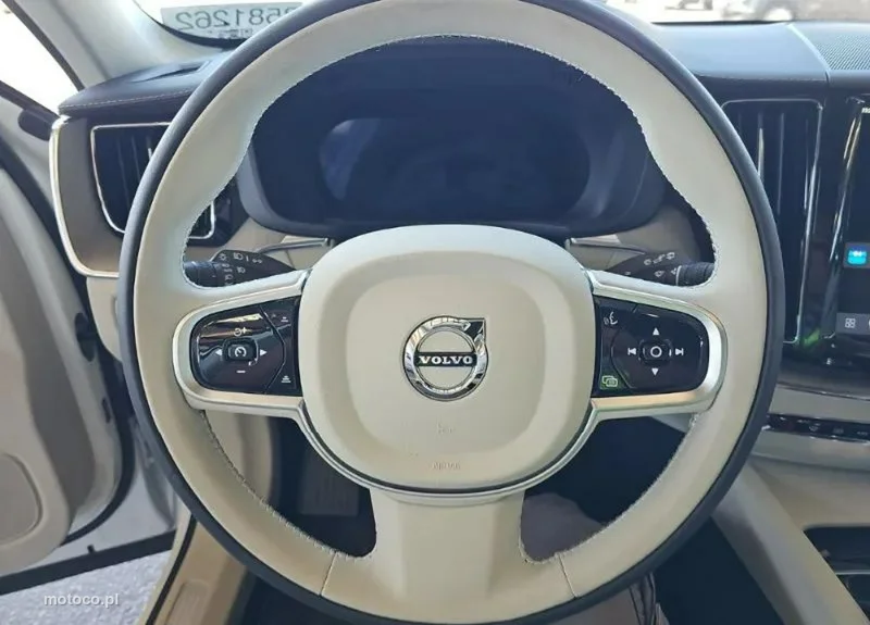 Volvo XC 60 8