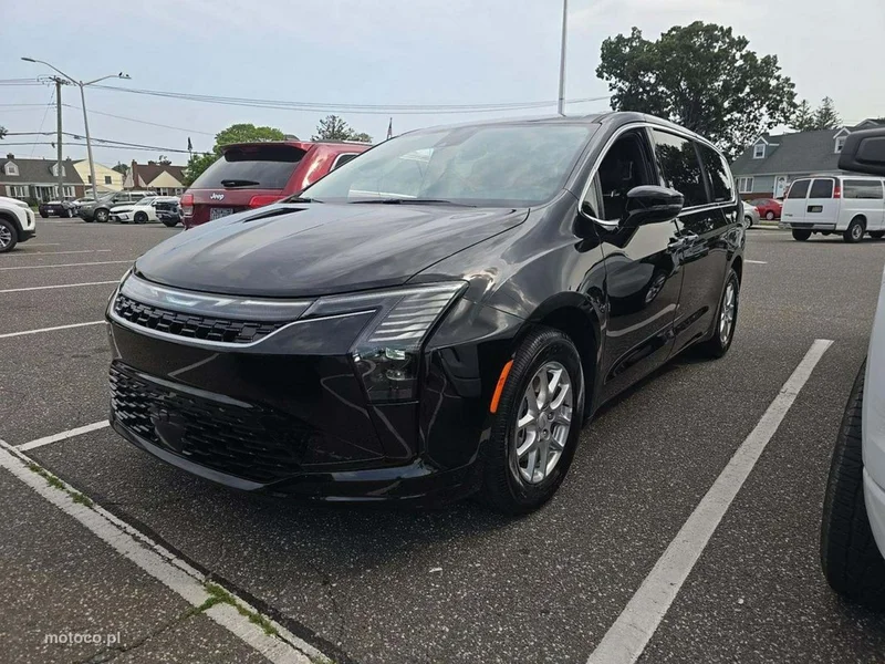 Chrysler Pacifica 2
