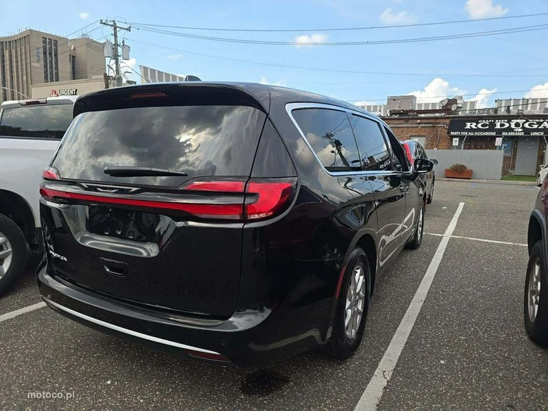 Chrysler Pacifica 4