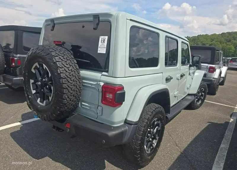 Jeep Wrangler 4