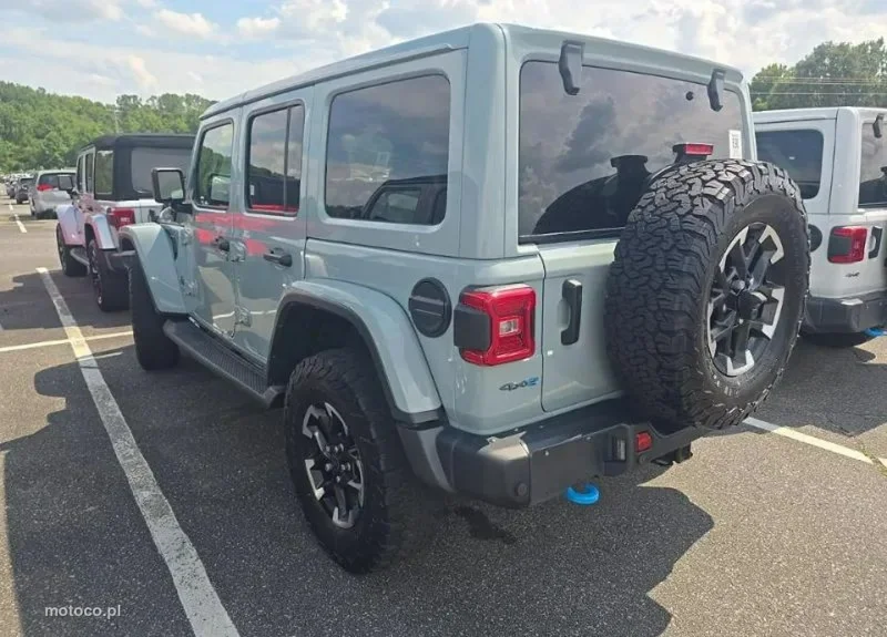 Jeep Wrangler 5