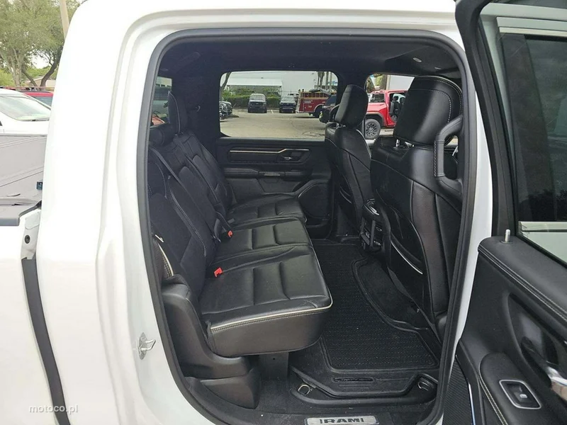 RAM 1500 8