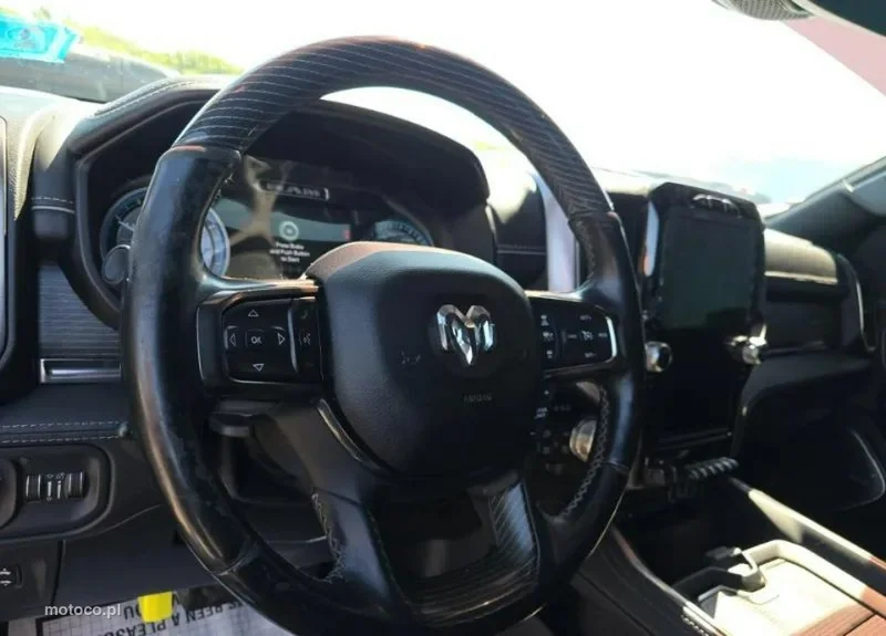 RAM 1500 8