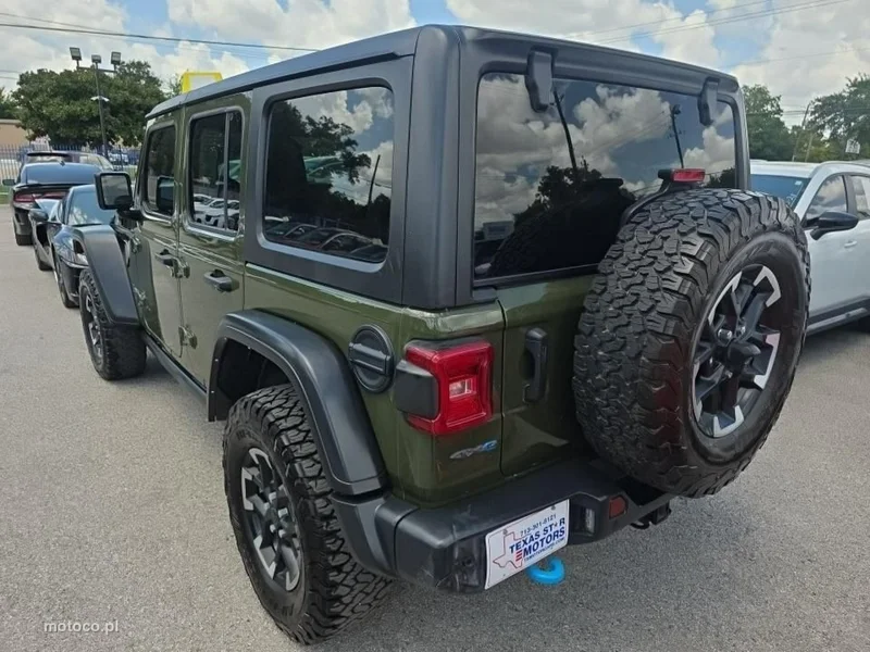Jeep Wrangler 5