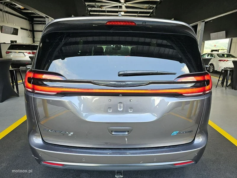 Chrysler Pacifica 6