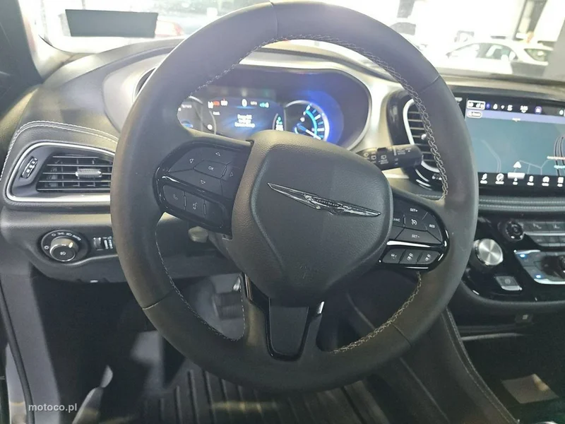 Chrysler Pacifica 8