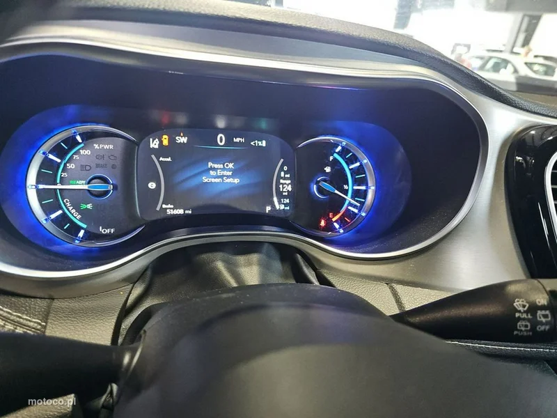 Chrysler Pacifica 9