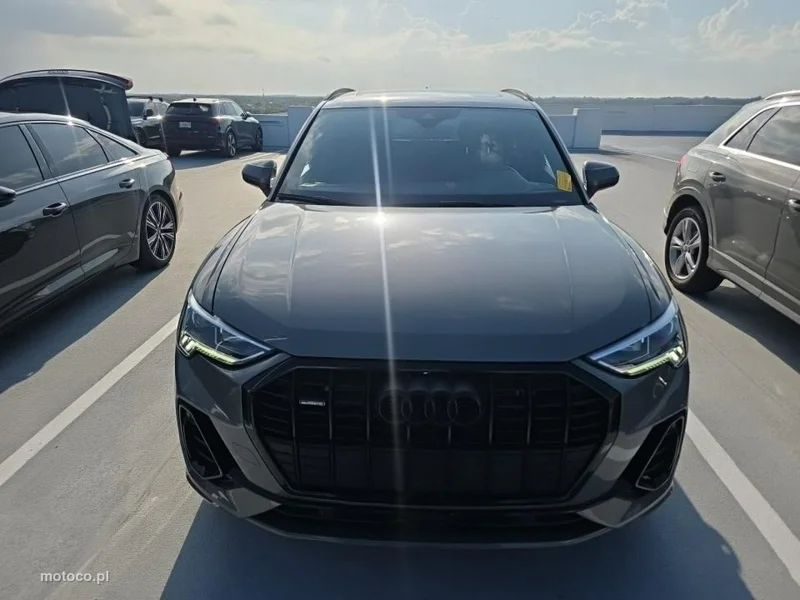 Audi Q3 F3 2