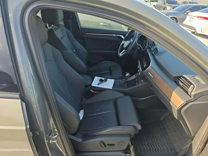 Audi Q3 F3 11
