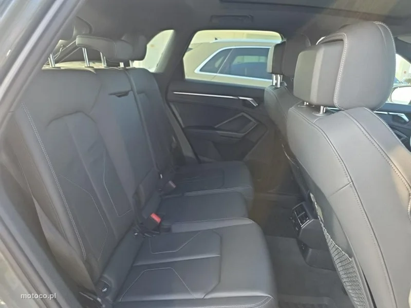 Audi Q3 F3 12