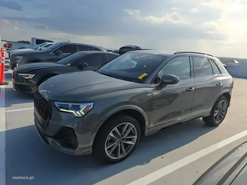 Audi Q3 F3 4