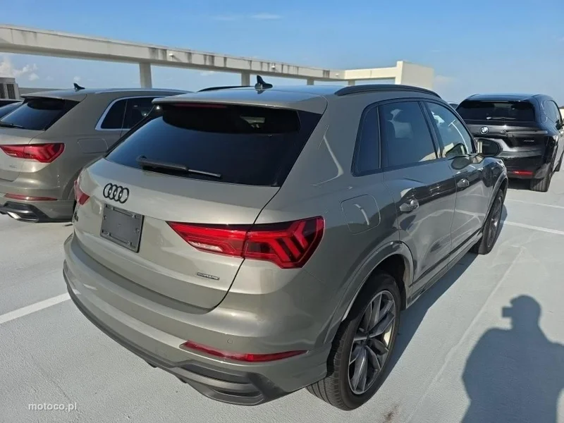 Audi Q3 F3 5