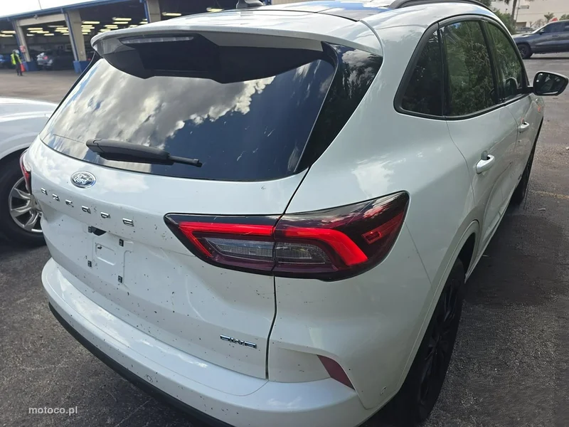 Ford Escape 4