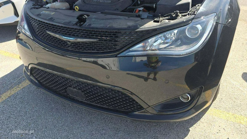 Chrysler Pacifica 16
