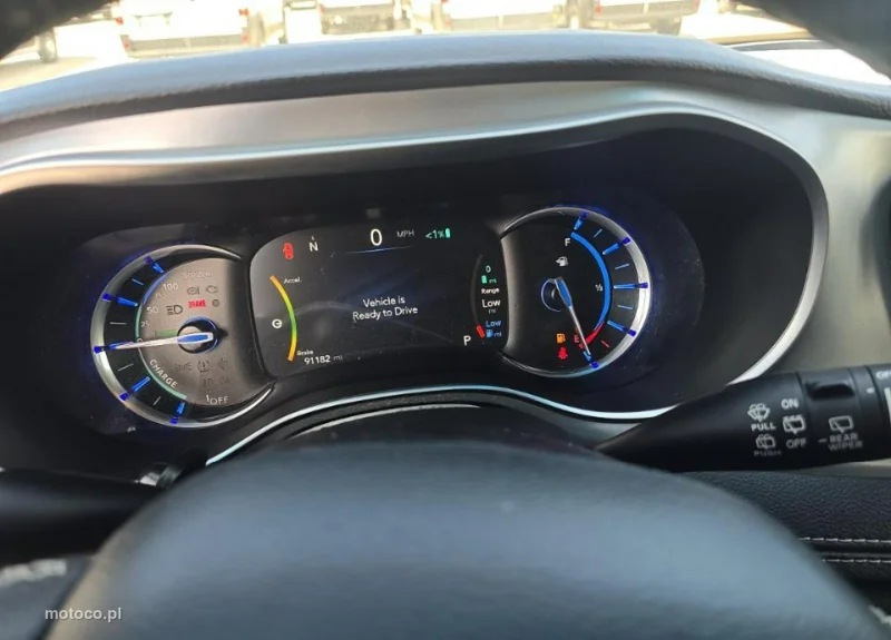 Chrysler Pacifica 9