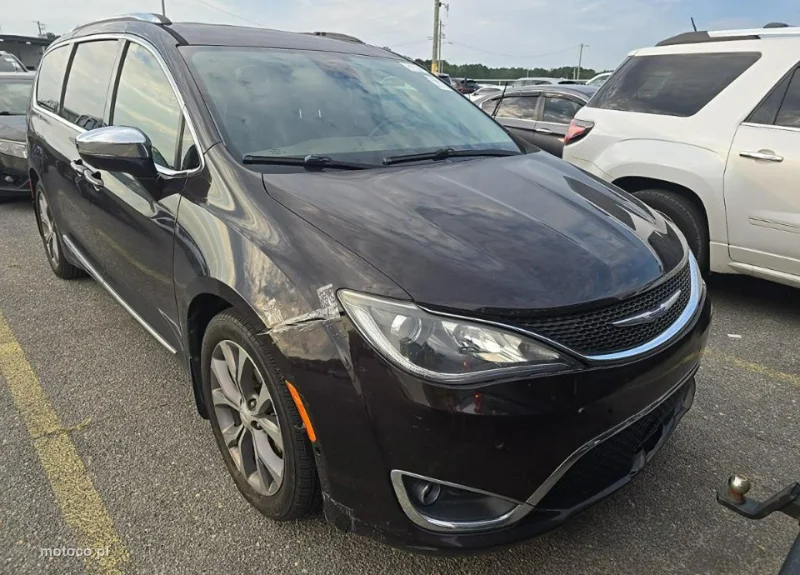 Chrysler Pacifica 2