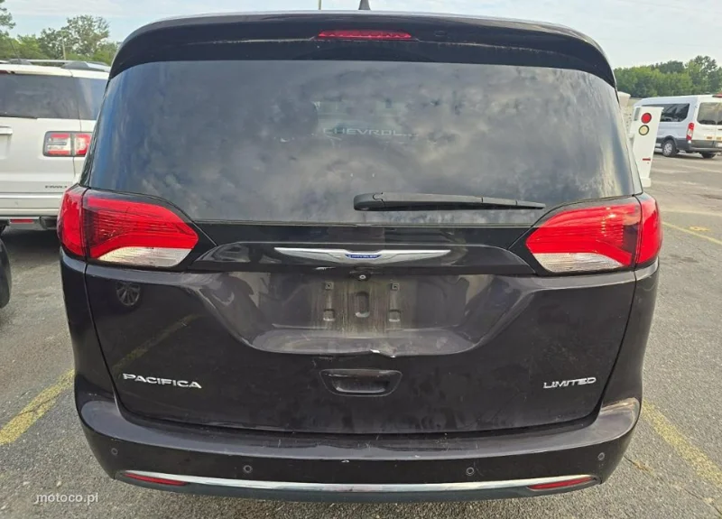 Chrysler Pacifica 6