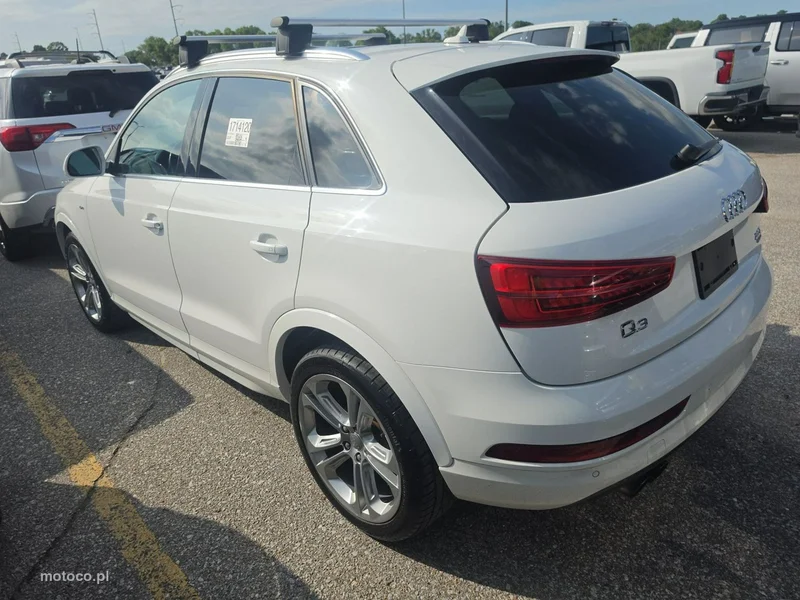 Audi Q3 F3 5