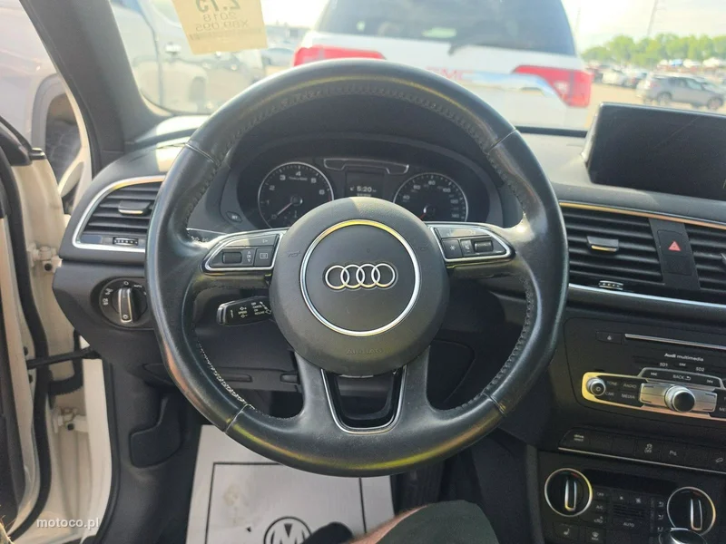 Audi Q3 F3 8