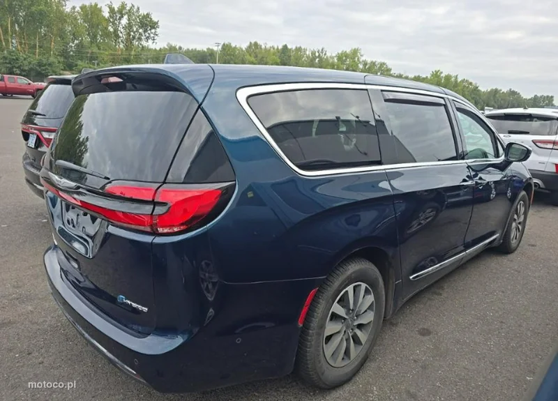 Chrysler Pacifica 4