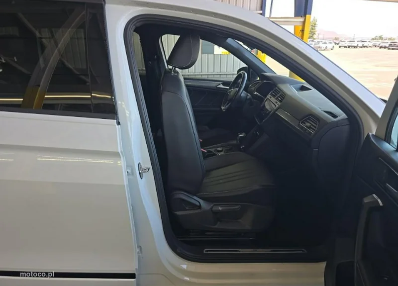 Volkswagen Tiguan AD 10