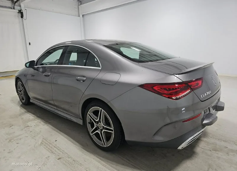 Mercedes-Benz CLA C118 250 5