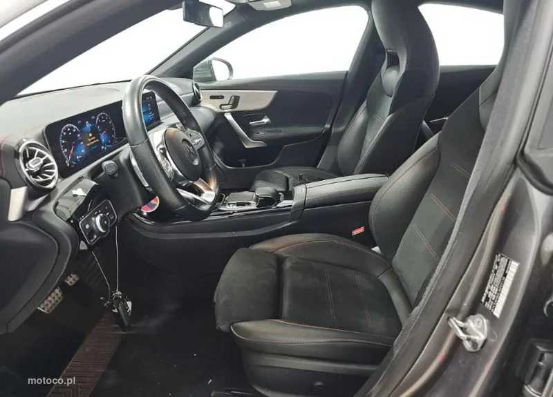 Mercedes-Benz CLA C118 250 7