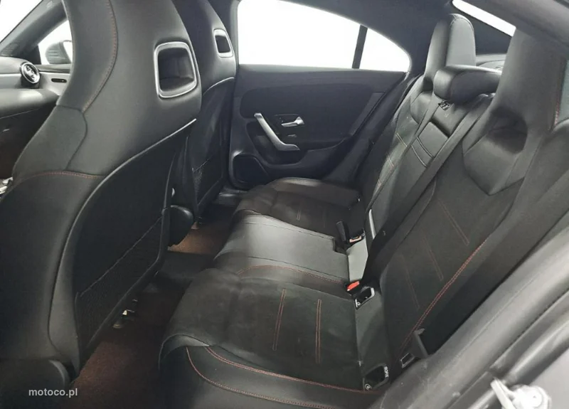 Mercedes-Benz CLA C118 250 10