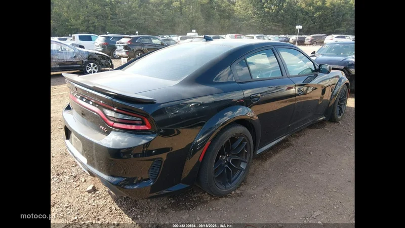 Dodge Charger 4