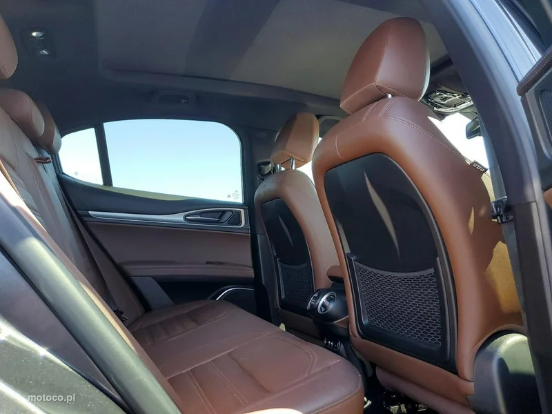 Alfa Romeo Stelvio 11