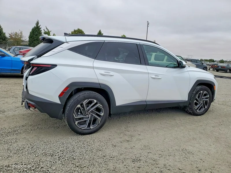 Hyundai TUCSON 4