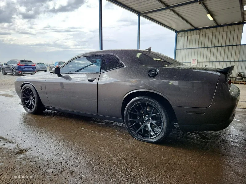 Dodge Challenger 2
