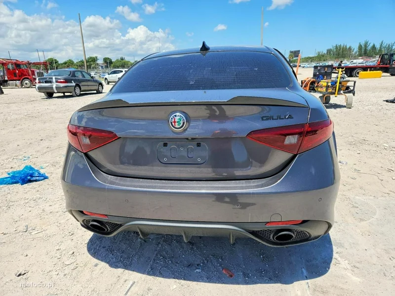 Alfa Romeo Giulia 6