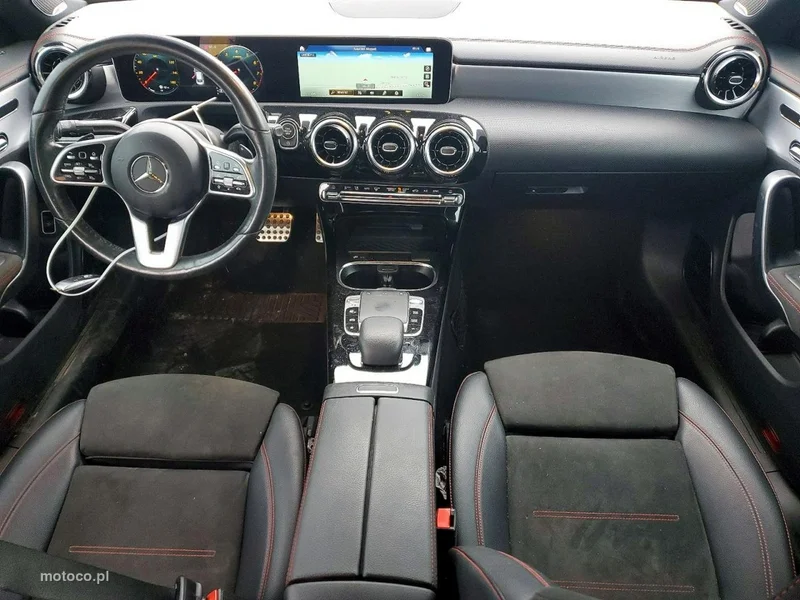 Mercedes-Benz CLA C118 250 8