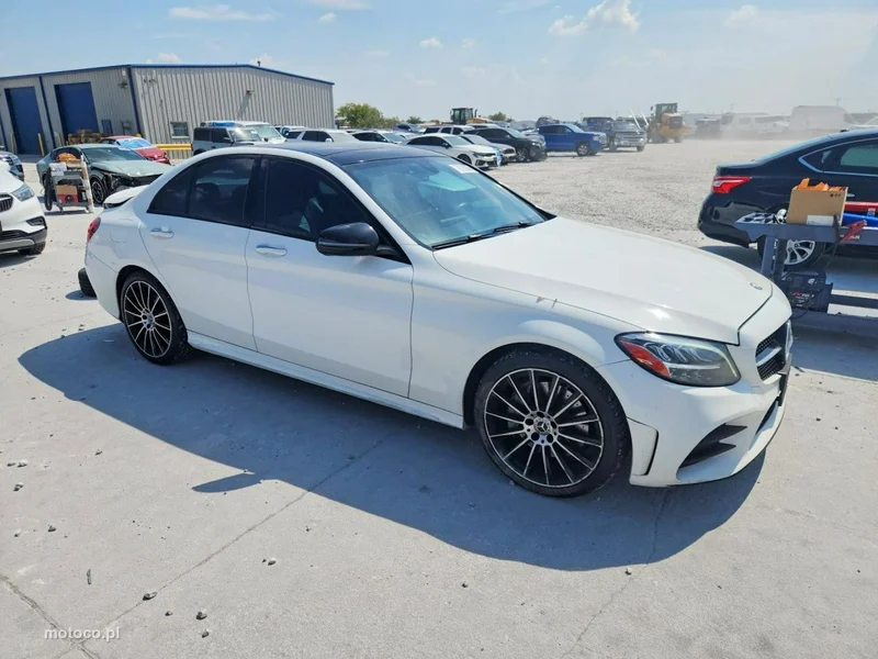Mercedes-Benz Klasa C W205 C 300 3