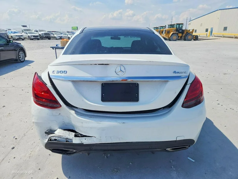 Mercedes-Benz Klasa C W205 C 300 6