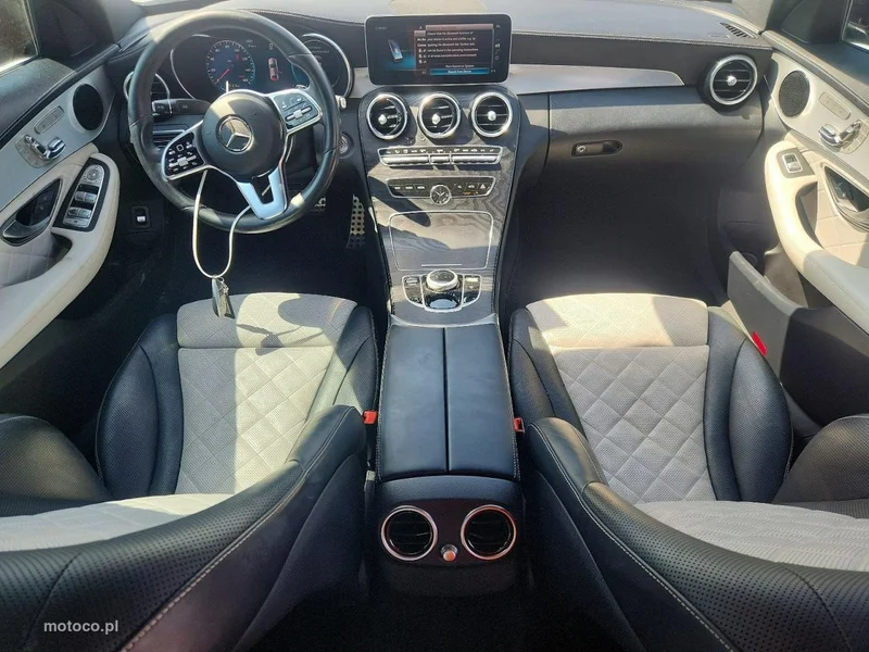 Mercedes-Benz Klasa C W205 C 300 8