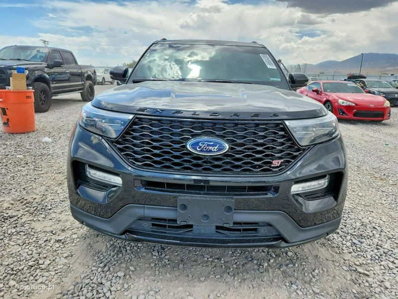 Ford Explorer 2