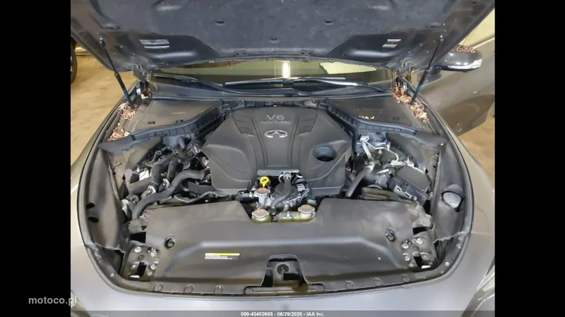 Infiniti Q60 12