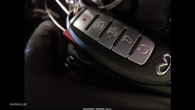 Infiniti Q60 13