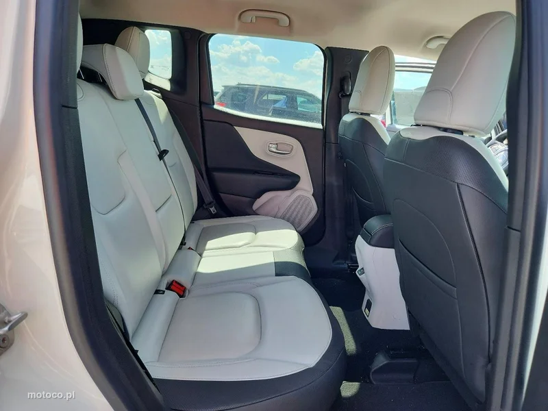 Jeep Renegade 11