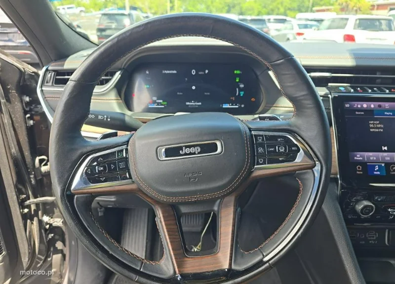 Jeep Grand Cherokee 8