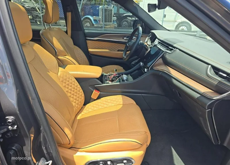 Jeep Grand Cherokee 9