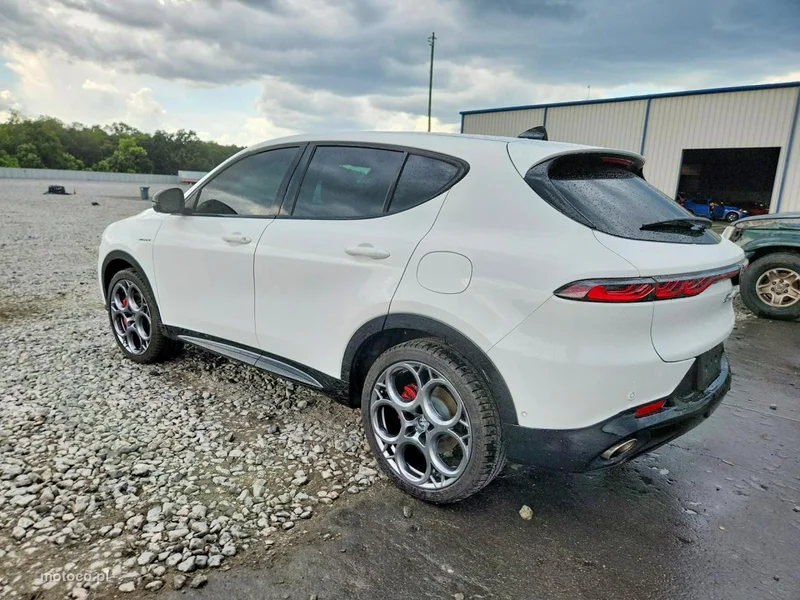 Alfa Romeo Tonale 5