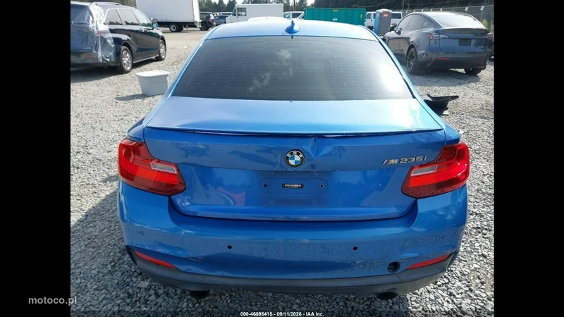 BMW 235 8