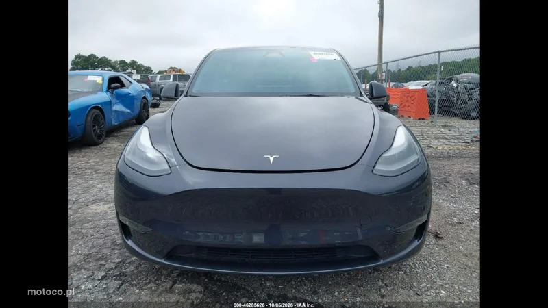 Tesla Y 2