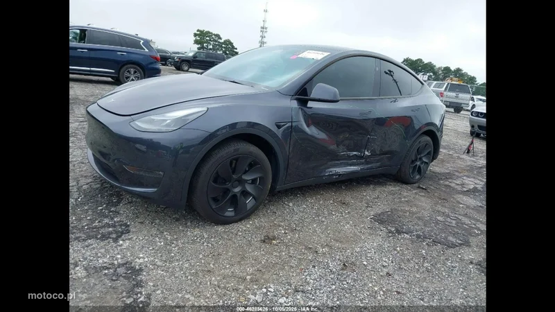 Tesla Y 3