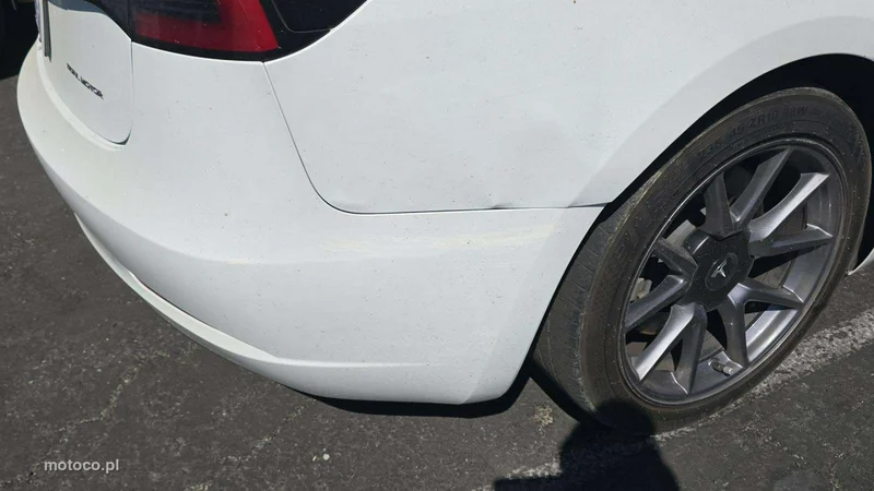 Tesla Model 3 12